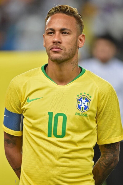 在同龄球员 在同龄球员