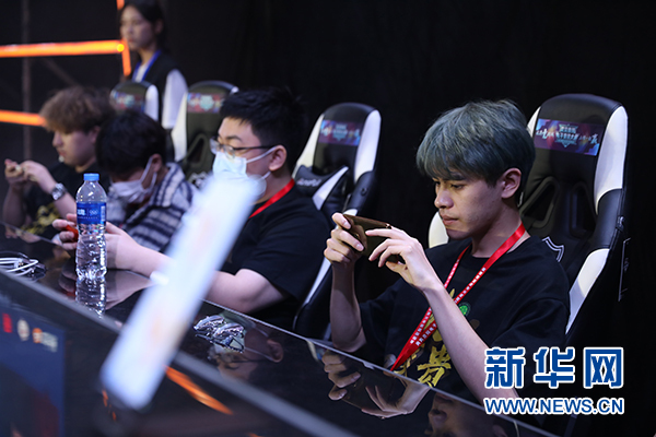 的边缘对抗